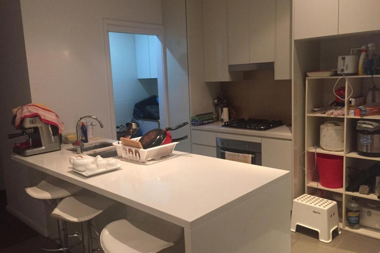 Sun-Drenched 3 Bedroom Apartment In Turrella Mascot Экстерьер фото
